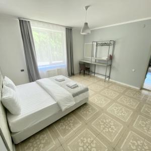 отель Апарт-отель F1 с бассейном