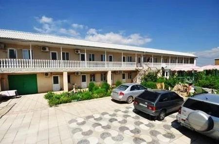 Kazantip Z Aliens Hotel (Поповка)