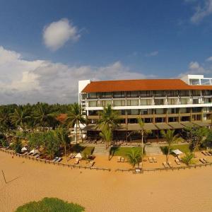отель Pandanus Beach Resort & Spa