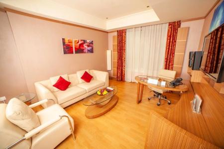 Отель Residence Inn Sheikh Zayed Road, Dubai в Бур Дубай - ОАЭ