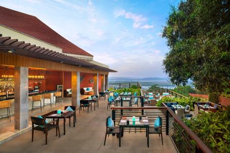 Отель DoubleTree by Hilton Goa - Panaji в Панаджи - Индия