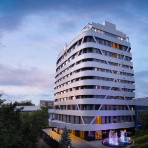 отель DoubleTree by Hilton Almaty