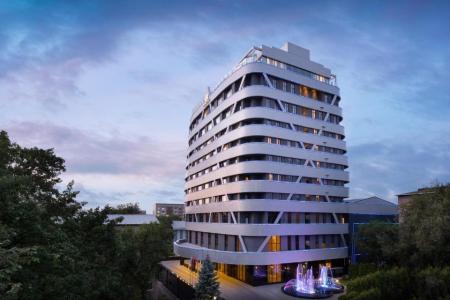 Отель DoubleTree by Hilton Almaty в Алматы - Казахстан