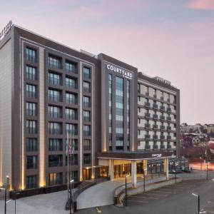 отель Courtyard by Marriott Tashkent