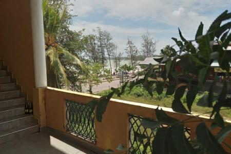 Отель New Golden Bay Resort в Велигама - Шри-Ланка