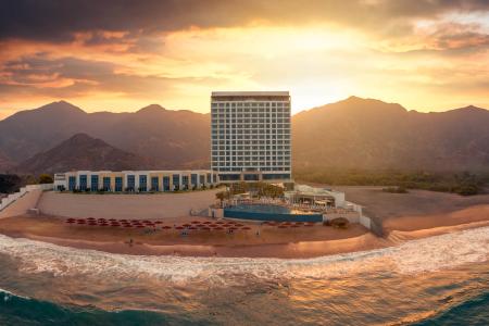 Отель Royal M Hotel & Resort Al Aqah Beach by Gewan в Фуджейра - ОАЭ