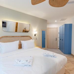 отель MiraMar Luxury Residences