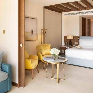 отель Jumeirah Gulf of Bahrain Resort & Spa