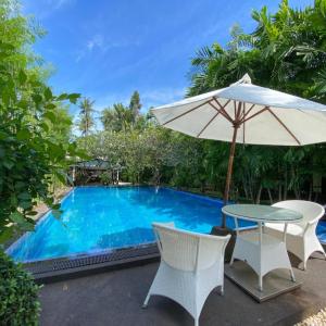 отель Lokal Phuket