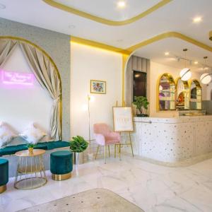 отель Isara Boutique Hotel and Cafe