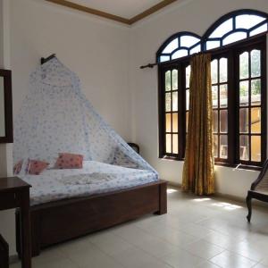 отель Manidi Villa