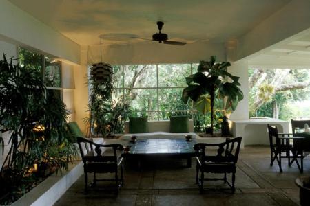 Отель Lunuganga Bentota в Бентота - Шри-Ланка