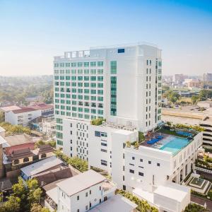 отель Empress Premier Hotel