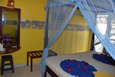 Отель Whitepearl Beach в Хиккадува - Шри-Ланка