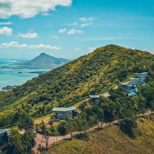 отель Chalets Chamarel by Sea Resorts