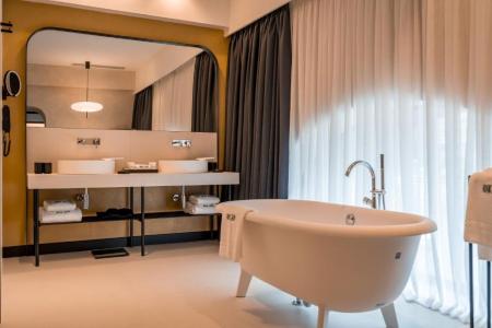 Отель Monograph Freedom Square в Тбилиси - Грузия