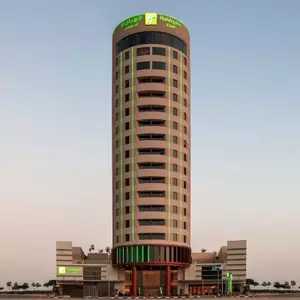отель Holiday Inn & Suites Dubai Science Park