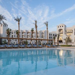 отель Serry Beach Resort