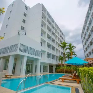 отель Recenta Suite Phuket Suanluang