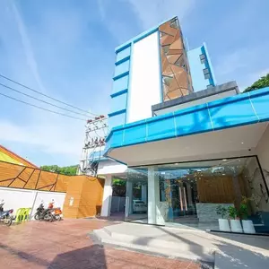 отель Golden Paradise Hotel