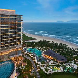 отель New World Hoiana Beach & Resort