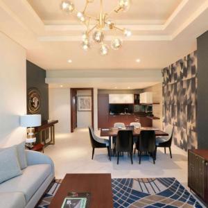отель Wyndham Grand Doha West Bay Beach