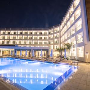 отель Evalena Beach Hotel