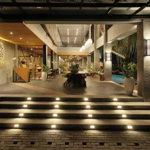 отель Kayumas Seminyak Resort
