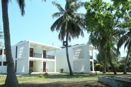 Отель High Park Hotel в Нилавели - Шри-Ланка