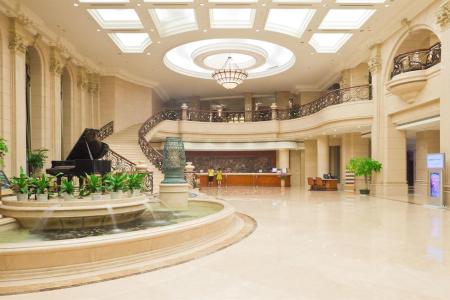 Отель Baohong Hotel Sanya в Дадунхай - Китай