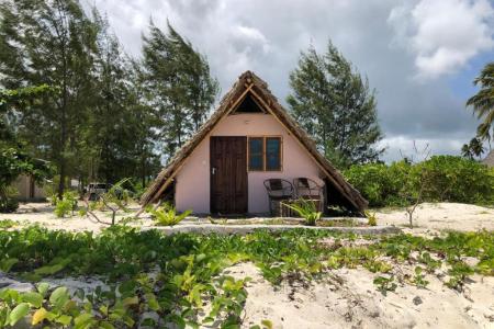 Отель Blue Earth Beach Bungalow в Джамбиани - Танзания