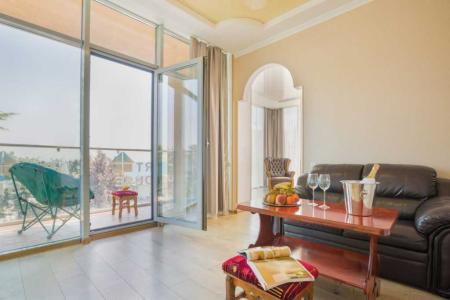 Отель Art House Hotel в Алушта - Россия