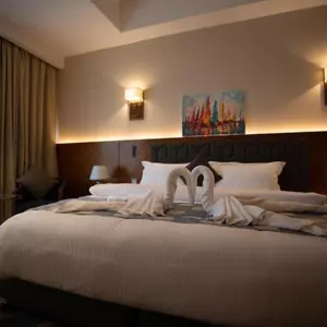 отель The Seven Hotel