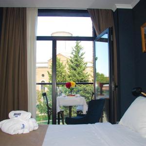 отель Bricks Hotel Tbilisi (Wine Rise)
