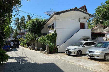 Отель Beach Walk Hotel в Унаватуна - Шри-Ланка