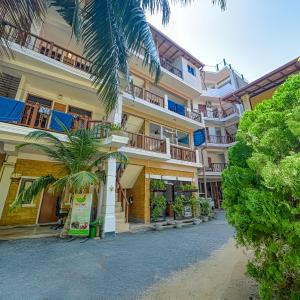 отель Sky Garden Hotel