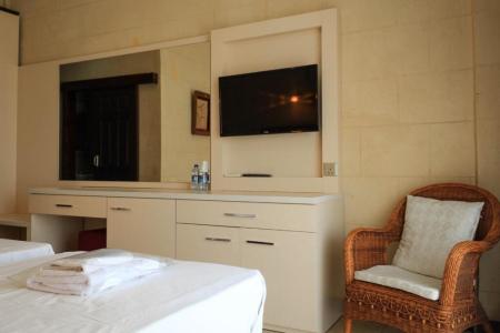 Отель Lapida Hotel в Кириния - Кипр