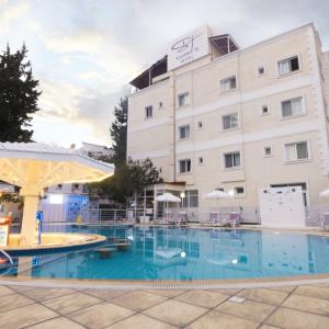 отель Sammy's Hotel