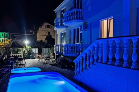 Alexandra guest House