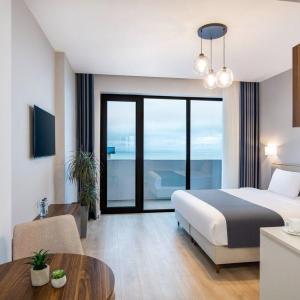 отель Steps Batumi Hotel & Suites