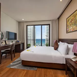 отель Golden Lotus Danang