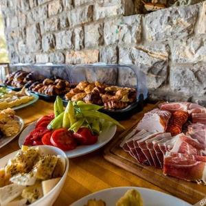отель Hotel Plaza Lucice