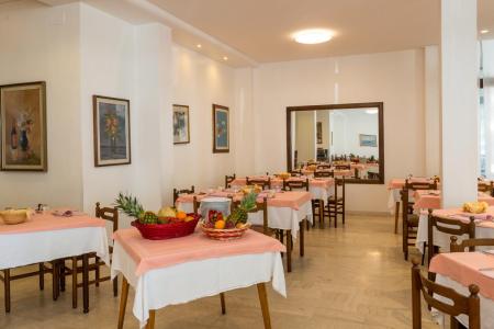 Отель Alla Rotonda в Лидо ди Езоло - Италия