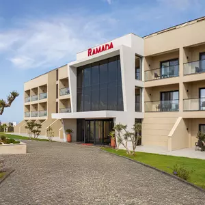 отель Ramada by Wyndham Cesme