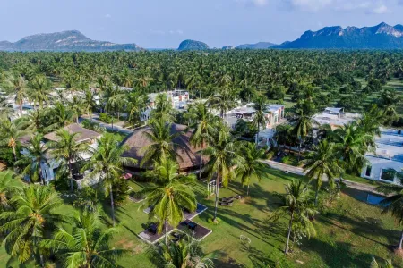 Отель The Beach Village Resort в Хуа Хин - Таиланд