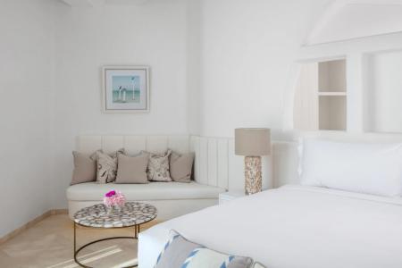 Отель Anantara Santorini Abu Dhabi Retreat в Абу Даби  Аль Айн - ОАЭ