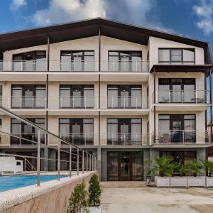 отель Astra Montale Family