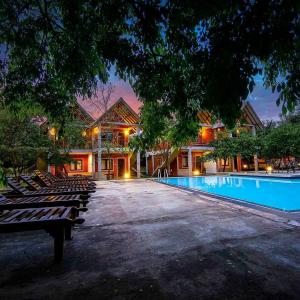 отель Elephas Resort & Spa