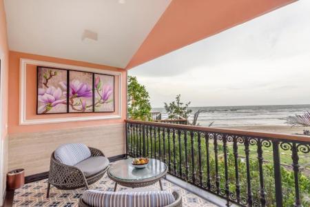 Отель Mayfair On Sea в Морджим - Индия