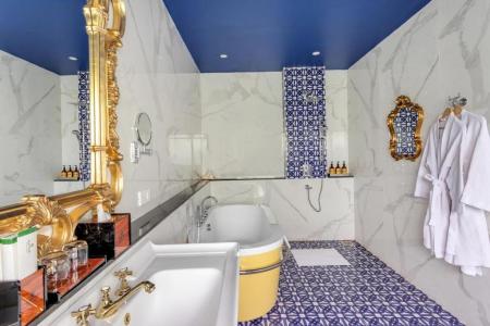 Отель Mayfair On Sea в Морджим - Индия